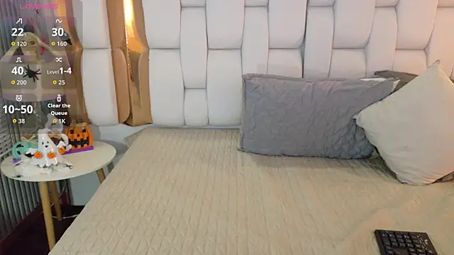 valkiria moore online show from 10.20.25