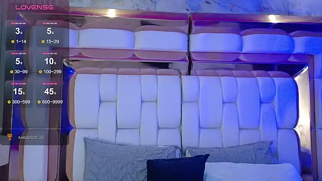 valkiria moore online show from 11.05.25