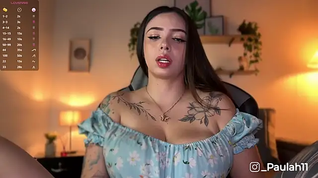 Snapshot of Paulah_x chatting on 10.07.25 Paulah x online show from 10.07.25