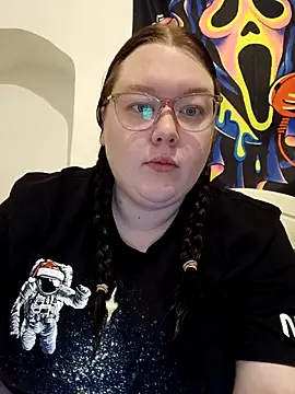 Sexycurvyemilyy online show from 11.18.25