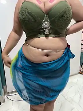 Sexybomb33 online show from 10.24.25