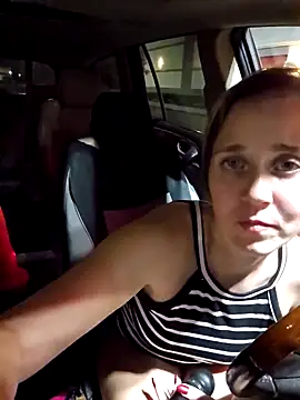 Snapshot of SkyelarSommer chatting on 01.06.25 SkyelarSommer online show from 01.06.25