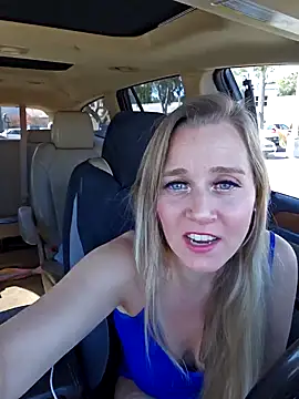 Snapshot of SkyelarSommer chatting on 01.20.25 SkyelarSommer online show from 01.20.25