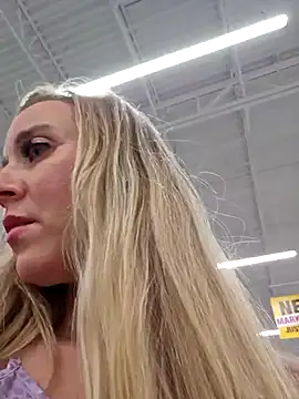 Snapshot of SkyelarSommer chatting on 01.26.25 SkyelarSommer online show from 01.26.25