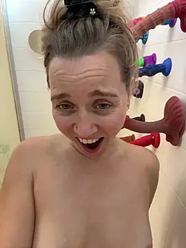 Snapshot of SkyelarSommer chatting on 01.30.25 SkyelarSommer online show from 01.30.25