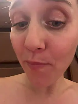 Snapshot of SkyelarSommer chatting on 03.03.25 SkyelarSommer online show from 03.03.25