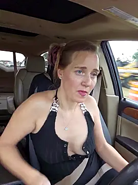 Snapshot of SkyelarSommer chatting on 03.16.25 SkyelarSommer online show from 03.16.25