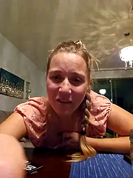 SkyelarSommer online show from 10.30.25