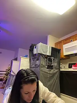 Snapshot of DominiqueX0 chatting on 01.16.25 DominiqueX0 online show from 01.16.25