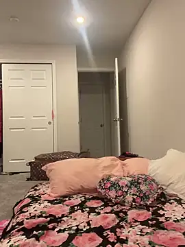 Snapshot of DominiqueX0 chatting on 02.22.25 DominiqueX0 online show from 02.22.25