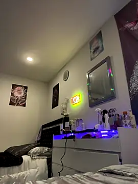 Snapshot of DominiqueX0 chatting on 09.12.25 DominiqueX0 online show from 09.12.25