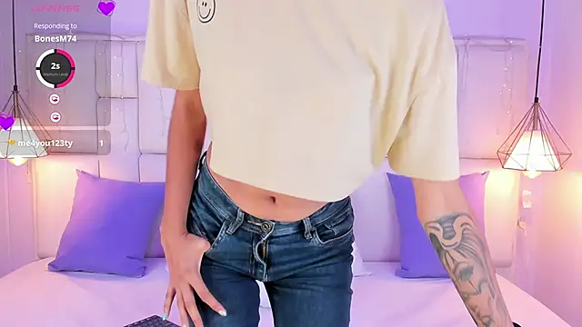 Snapshot of SarahSophia_ chatting on 01.16.25 SarahSophia online show from 01.16.25