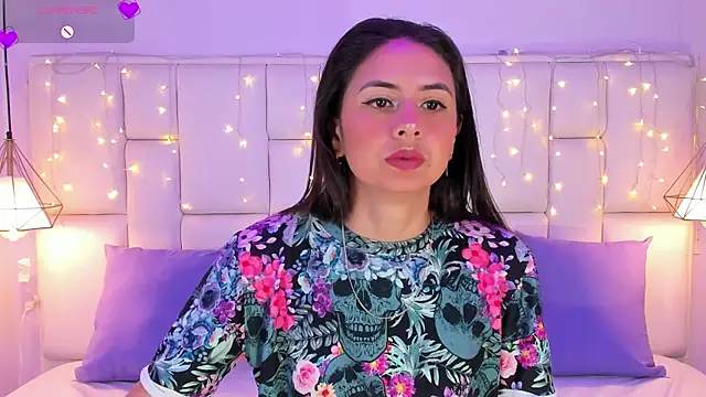 Snapshot of SarahSophia_ chatting on 01.28.25 SarahSophia online show from 01.28.25