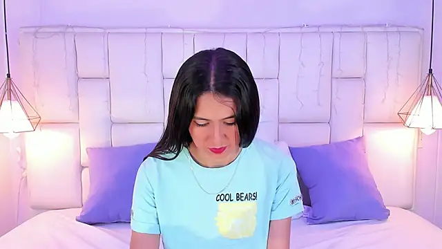 Snapshot of SarahSophia_ chatting on 02.06.25 SarahSophia online show from 02.06.25