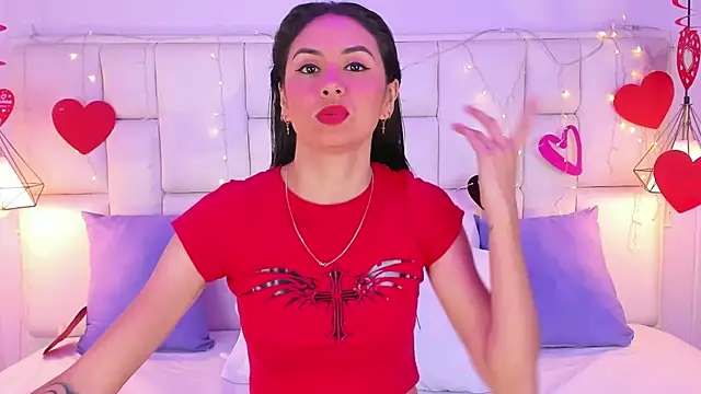 Snapshot of SarahSophia_ chatting on 02.14.25 SarahSophia online show from 02.14.25