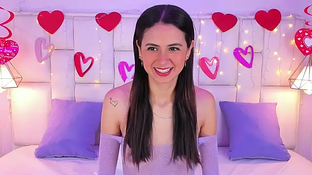 Snapshot of SarahSophia_ chatting on 02.25.25 SarahSophia online show from 02.25.25