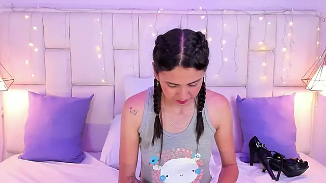 Snapshot of SarahSophia_ chatting on 03.14.25 SarahSophia online show from 03.14.25