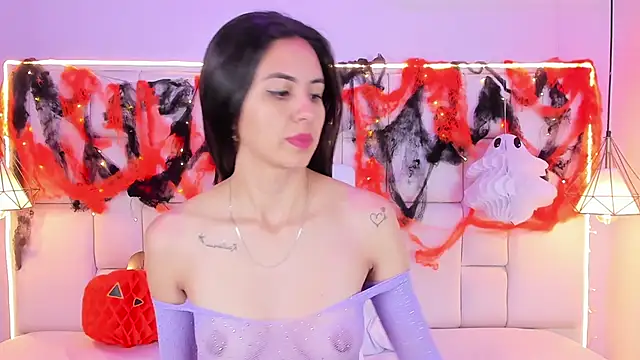 Snapshot of SarahSophia_ chatting on 10.22.25 SarahSophia online show from 10.22.25