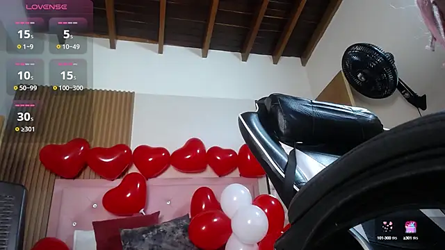 victoria  milf  online show from 02.14.25