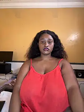 Snapshot of KnockoutBestie chatting on 09.22.25 KnockoutBestie online show from 09.22.25