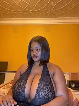 Snapshot of KnockoutBestie chatting on 11.24.25 KnockoutBestie online show from 11.24.25