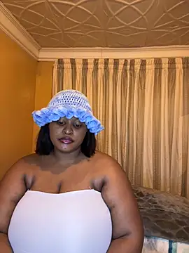 Snapshot of KnockoutBestie chatting on 03.24.26 KnockoutBestie online show from 03.24.26