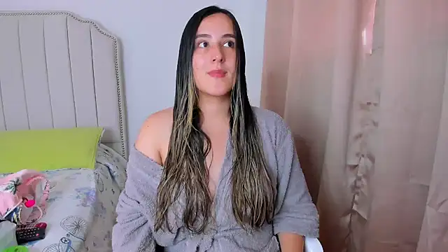 Snapshot of Hanna86 chatting on 10.28.25 Hanna86 online show from 10.28.25