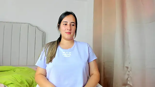 Snapshot of Hanna86 chatting on 11.14.25 Hanna86 online show from 11.14.25