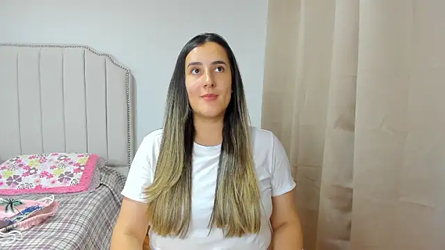 Snapshot of Hanna86 chatting on 11.18.25 Hanna86 online show from 11.18.25