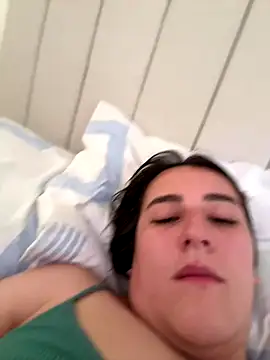 Snapshot of Hanna86 chatting on 12.15.25 Hanna86 online show from 12.15.25