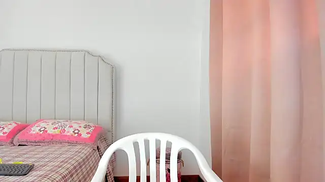 Snapshot of Hanna86 chatting on 01.12.26 Hanna86 online show from 01.12.26