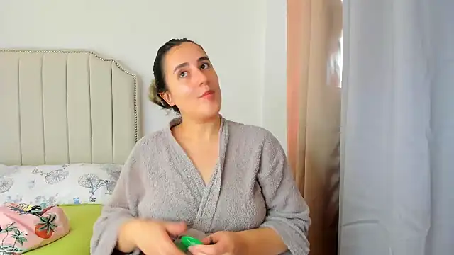 Snapshot of Hanna86 chatting on 03.28.26 Hanna86 online show from 03.28.26