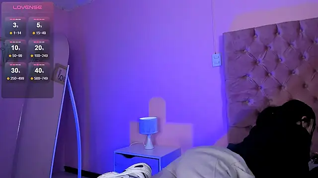 AmyOlimpo online show from 02.25.25