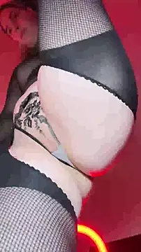 Snapshot of KissMissAngela chatting on 11.28.25 KissMissAngela online show from 11.28.25