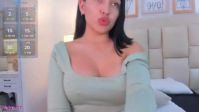 Snapshot of _brenda_becker chatting on 02.12.25 brenda becker online show from 02.12.25