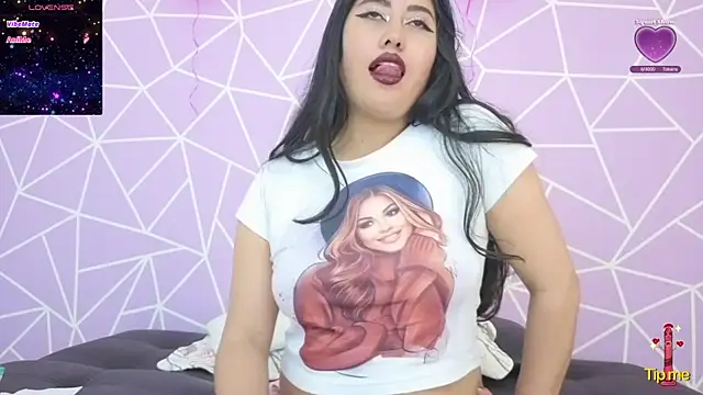 Snapshot of altheamoore chatting on 12.18.25 altheamoore online show from 12.18.25