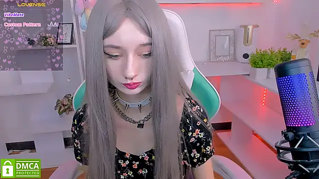 Snapshot of Katia_Kim chatting on 02.11.25 Katia Kim online show from 02.11.25