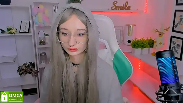 Snapshot of Katia_Kim chatting on 02.15.25 Katia Kim online show from 02.15.25