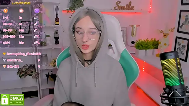 Snapshot of Katia_Kim chatting on 02.15.25 Katia Kim online show from 02.15.25