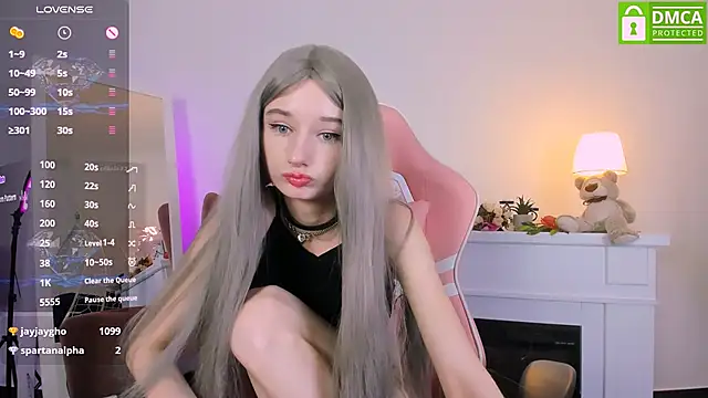 Snapshot of Katia_Kim chatting on 02.20.25 Katia Kim online show from 02.20.25