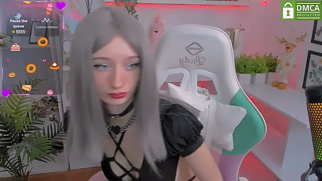 Snapshot of Katia_Kim chatting on 03.17.25 Katia Kim online show from 03.17.25