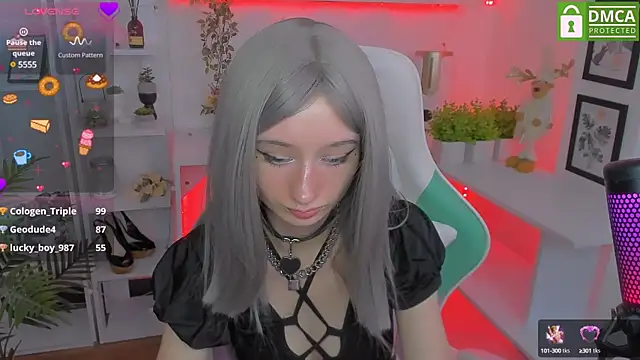 Snapshot of Katia_Kim chatting on 03.18.25 Katia Kim online show from 03.18.25