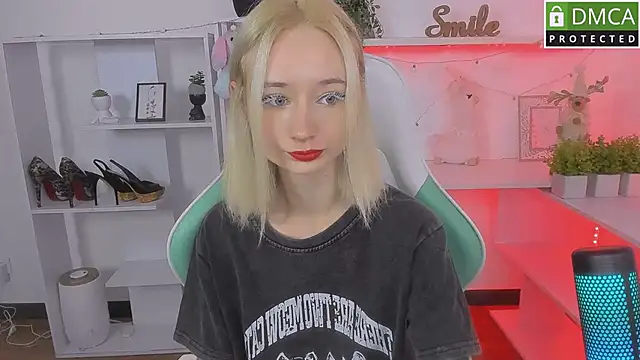 Snapshot of Katia_Kim chatting on 10.09.25 Katia Kim online show from 10.09.25