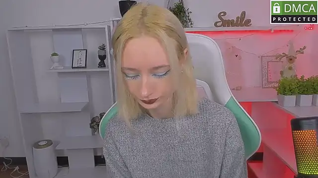 Snapshot of Katia_Kim chatting on 10.11.25 Katia Kim online show from 10.11.25