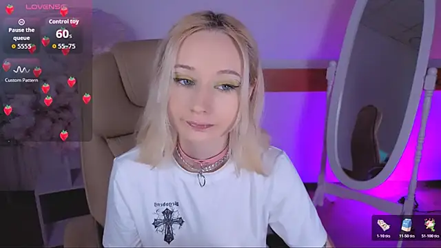 Snapshot of Katia_Kim chatting on 11.11.25 Katia Kim online show from 11.11.25