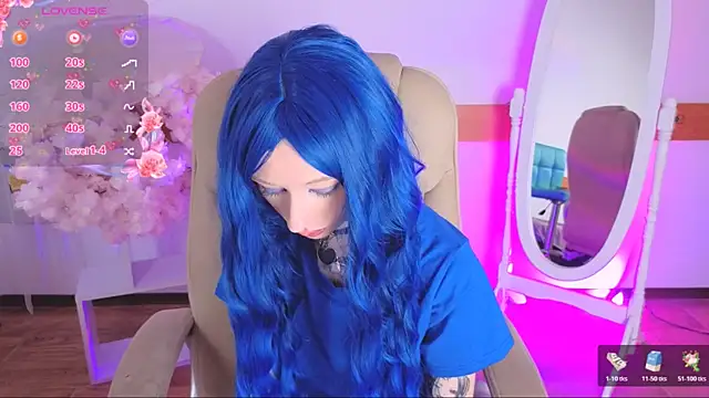 Snapshot of Katia_Kim chatting on 11.16.25 Katia Kim online show from 11.16.25