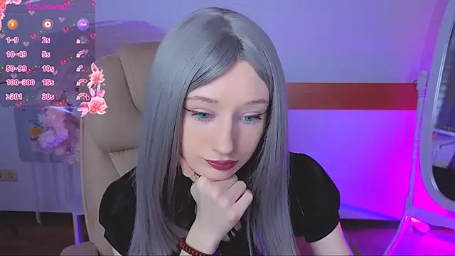 Snapshot of Katia_Kim chatting on 11.24.25 Katia Kim online show from 11.24.25