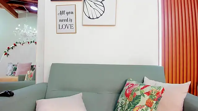 Snapshot of Madiison_Cooper chatting on 09.17.25 Madiison Cooper online show from 09.17.25