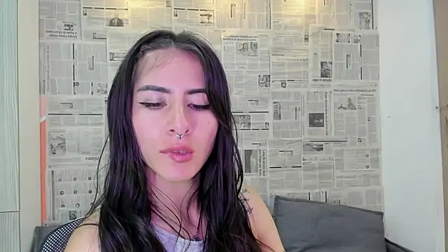 Snapshot of Mhelanny2 chatting on 12.30.24 Mhelanny2 online show from 12.30.24