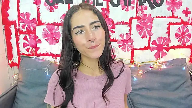 Snapshot of Mhelanny2 chatting on 02.08.25 Mhelanny2 online show from 02.08.25
